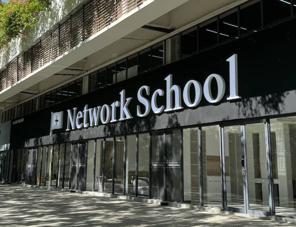 探访 Network School： Web3 乌托邦，建在马来西亚碧桂园的烂尾楼里 image 3